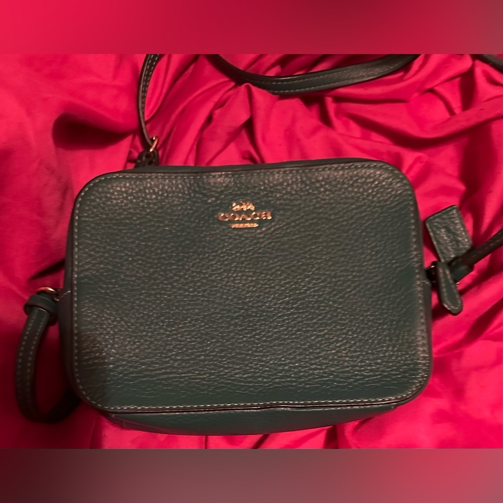 Coach 7x5” Crossbody bag beautiful Kelly green shoulder strap included.